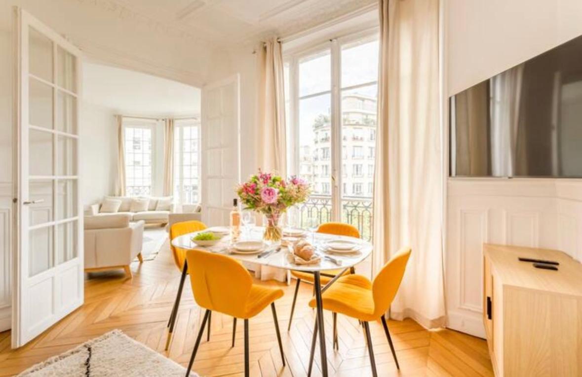 Luxury Suites Tour Eiffel View Bed & Breakfast Parijs